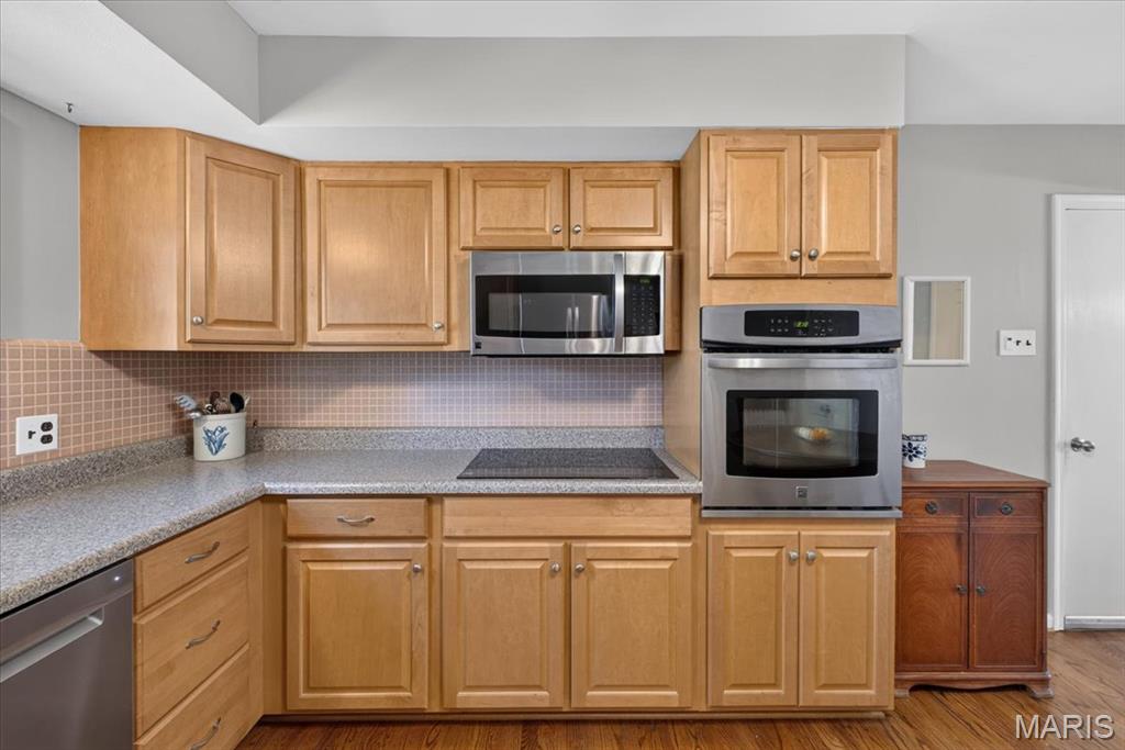 11957 Rocky Drive Property Photo 6
