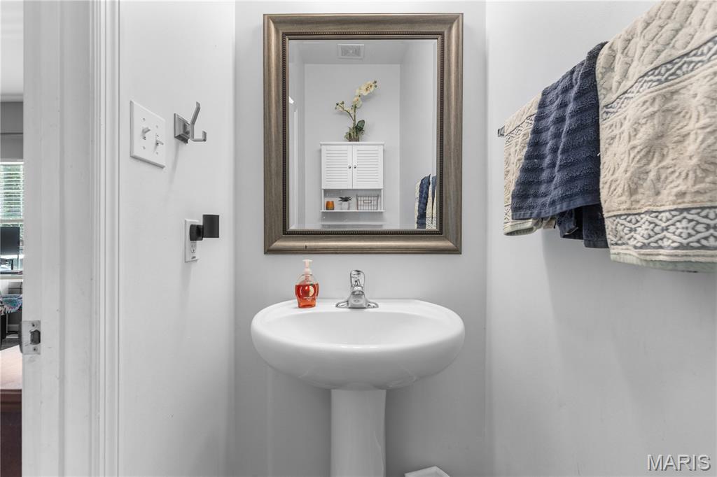 2542 Amber Willow Court Property Photo 8