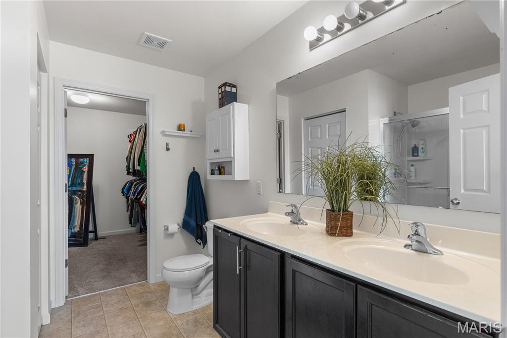 2542 Amber Willow Court Property Photo 13
