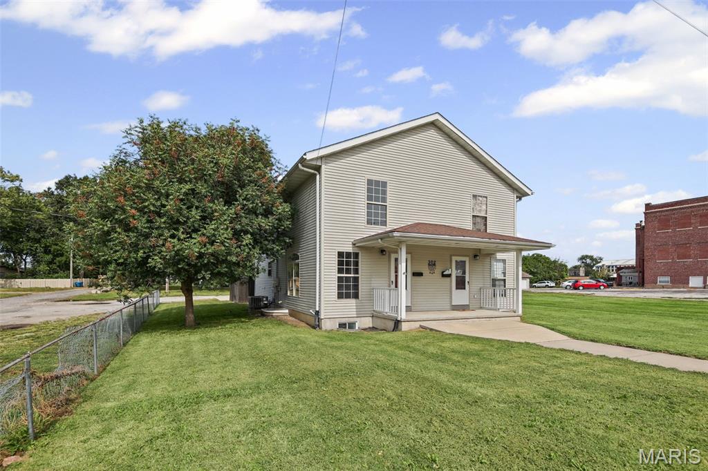 302 E Central Street Property Photo 1