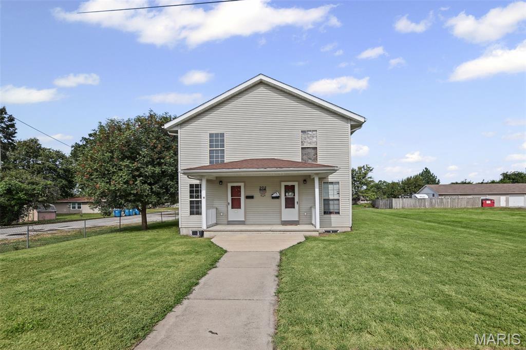 302 E Central Street Property Photo 2