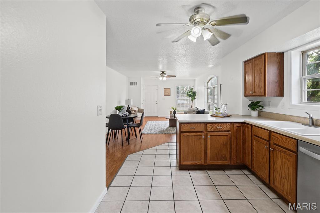 302 E Central Street Property Photo 17