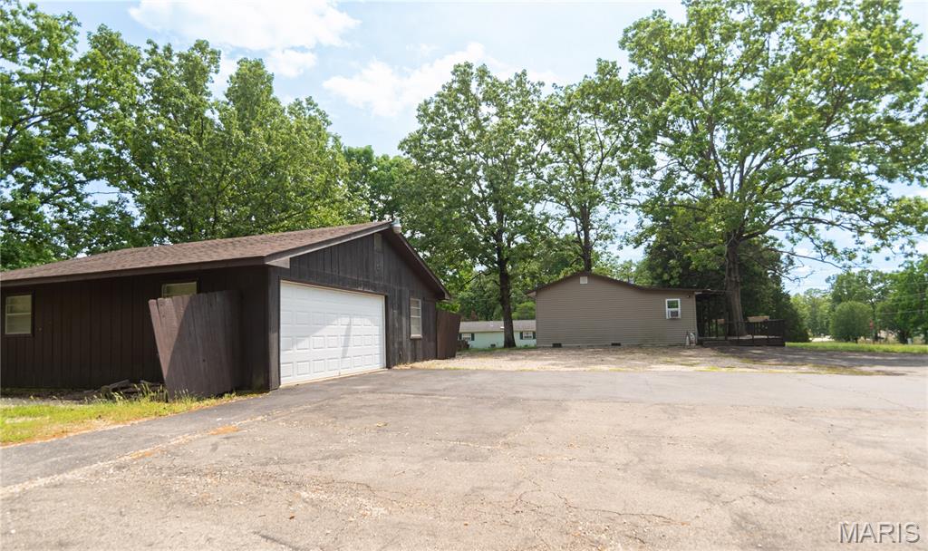 16590 Wayne D Property Photo 2