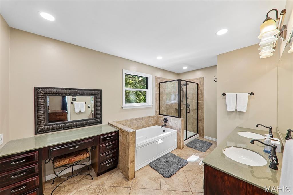16550 Green Pines Drive Property Photo 14
