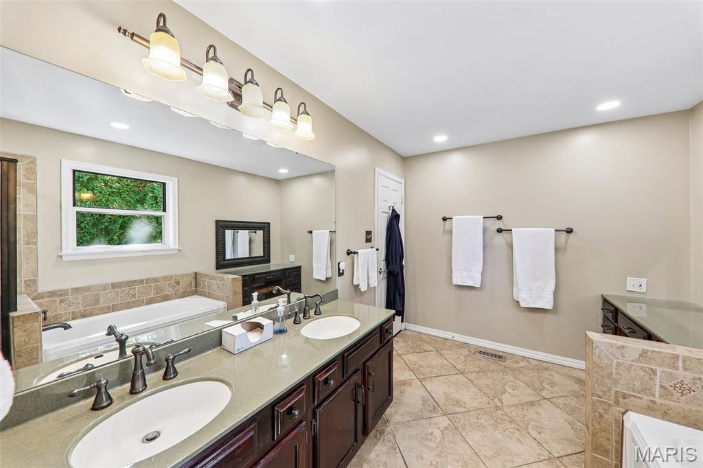 16550 Green Pines Drive Property Photo 15