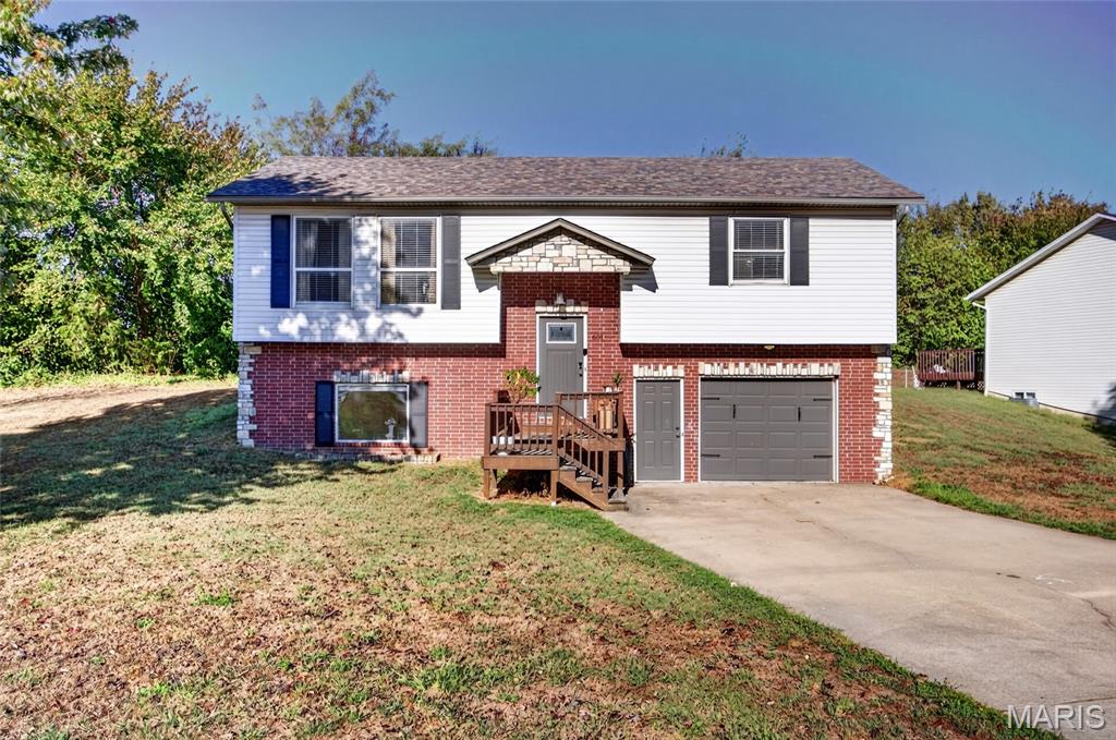 601 Twin Valley Drive Property Photo 1