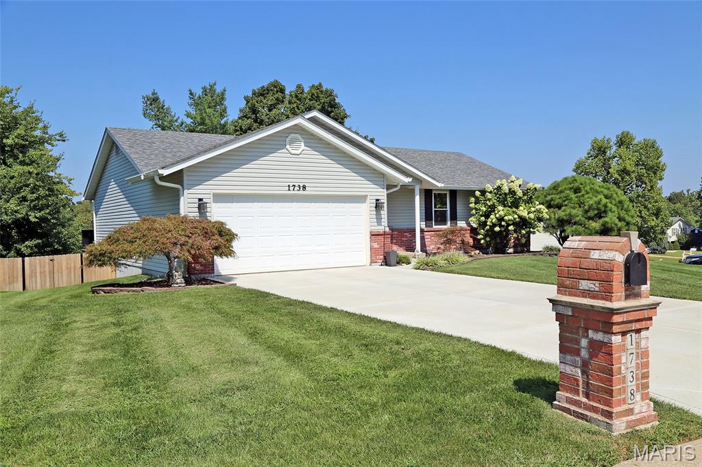 1738 Sun Drop Drive Property Photo 2