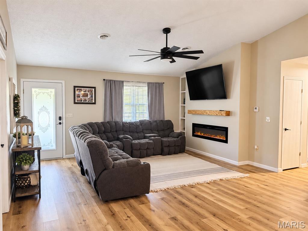 16420 Twilight Drive Property Photo 6
