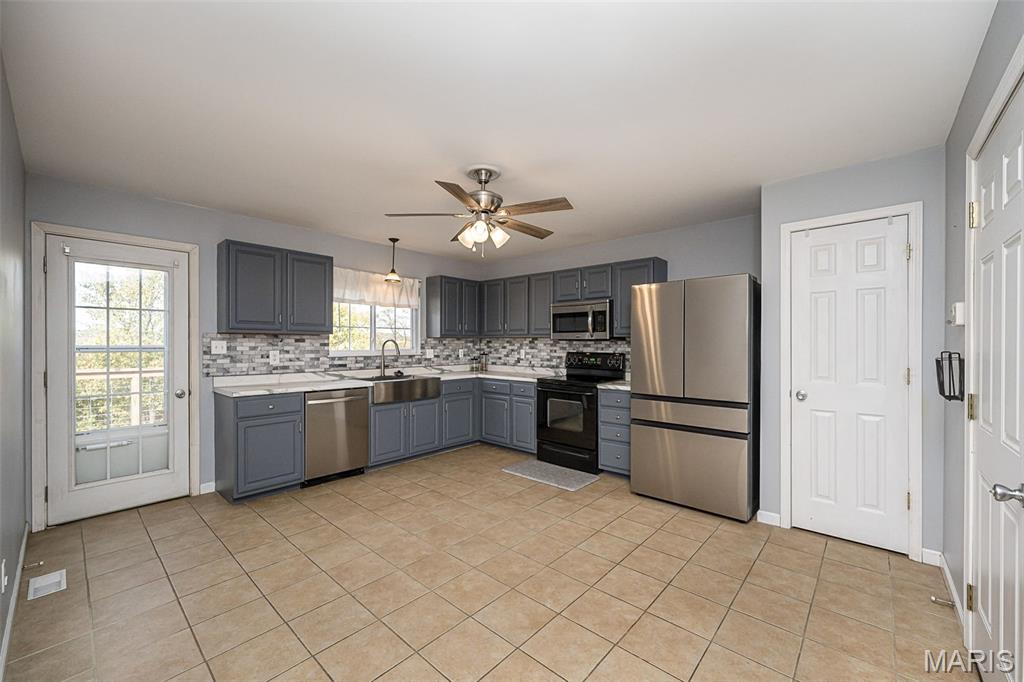 17 Stephen Avenue Property Photo 8