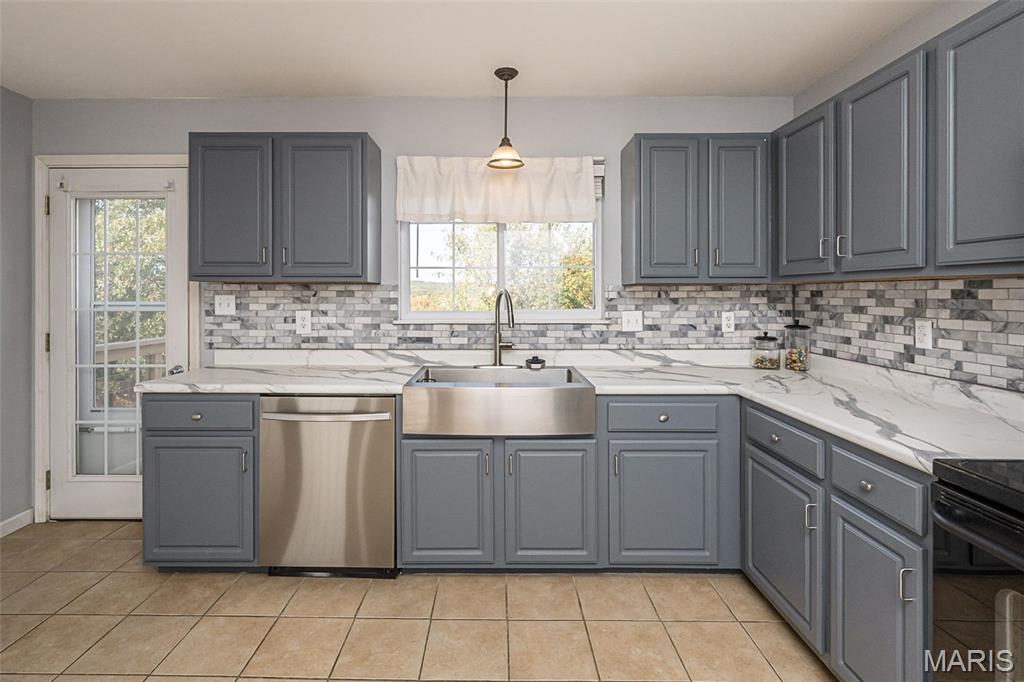 17 Stephen Avenue Property Photo 9