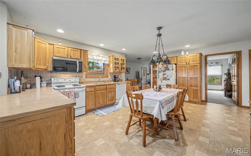 1137-3 Highway F Property Photo 12