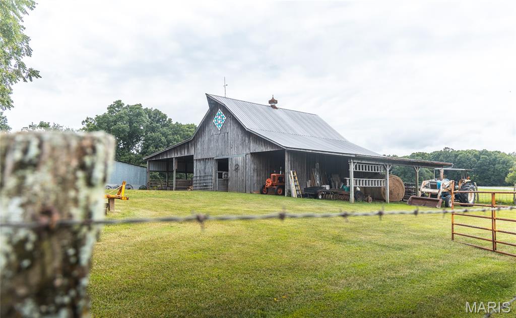 1137-3 Highway F Property Photo 32