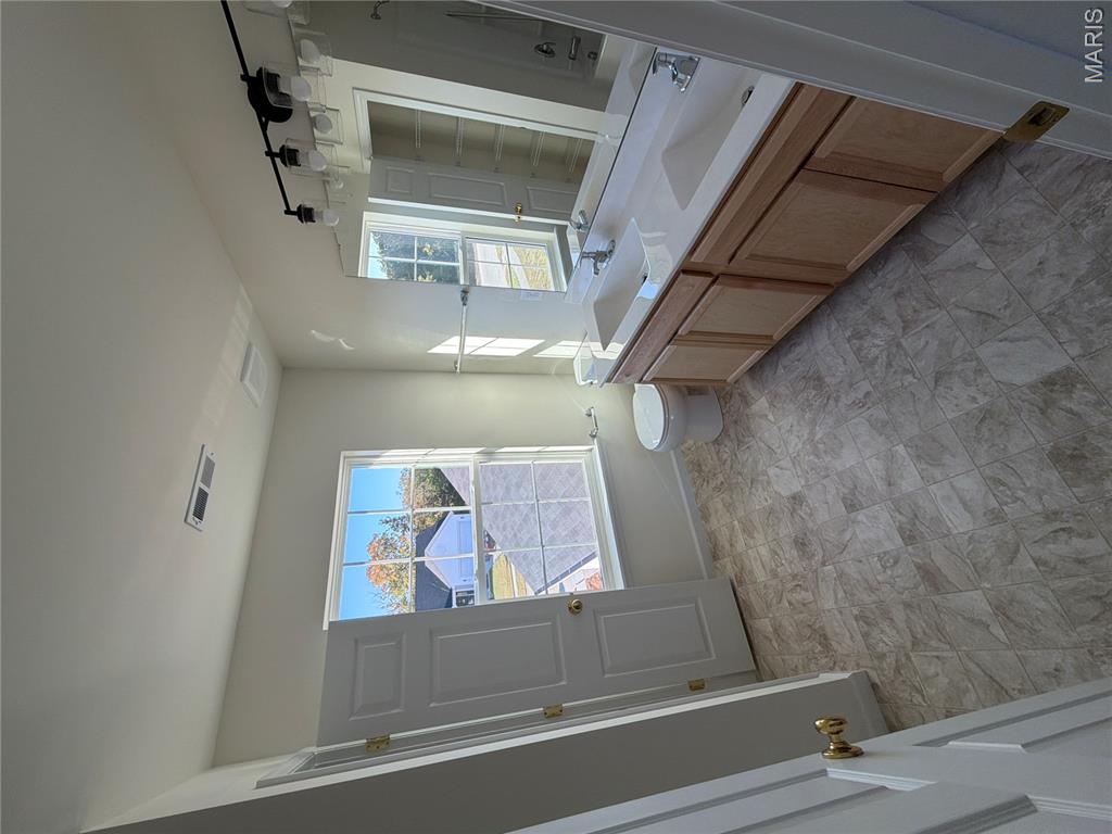 417 Yellow Rose Court Property Photo 9