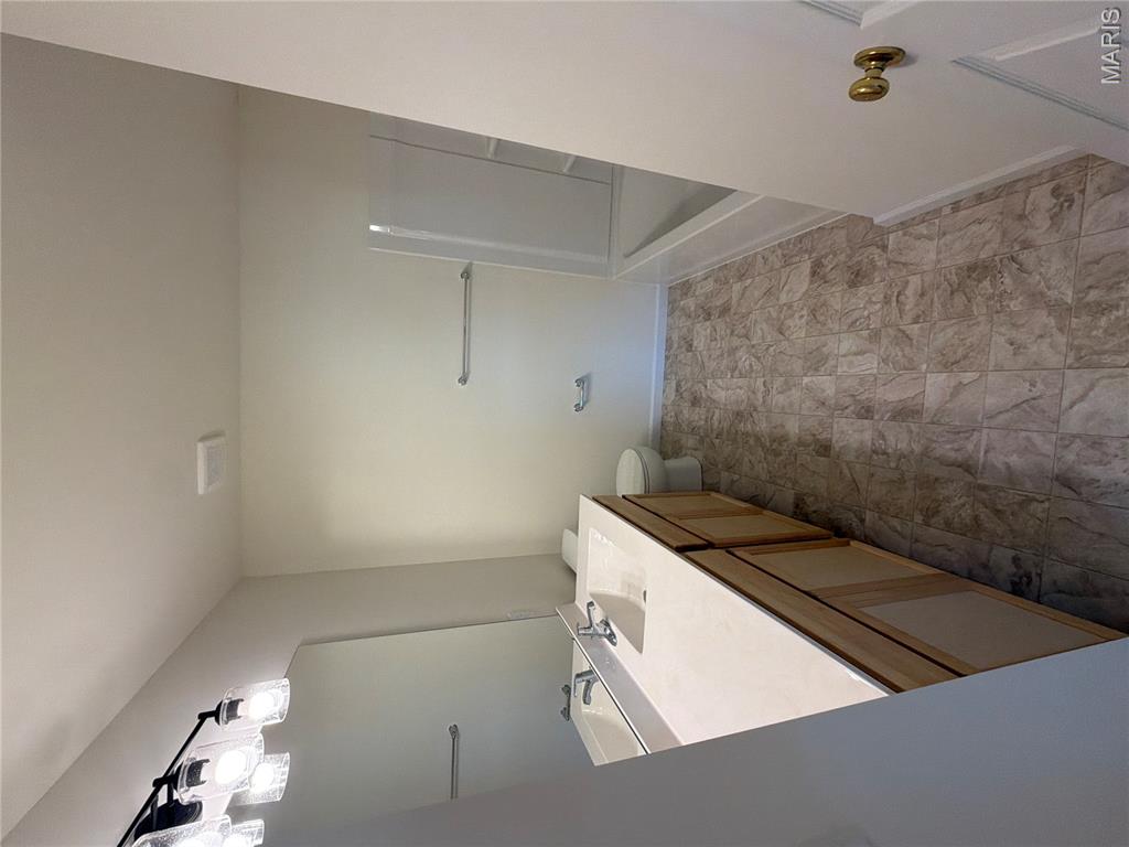 417 Yellow Rose Court Property Photo 11