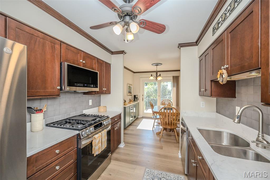 1077 Brooksgate Manor Drive Property Photo 10