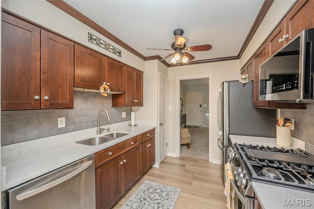1077 Brooksgate Manor Drive Property Photo 11