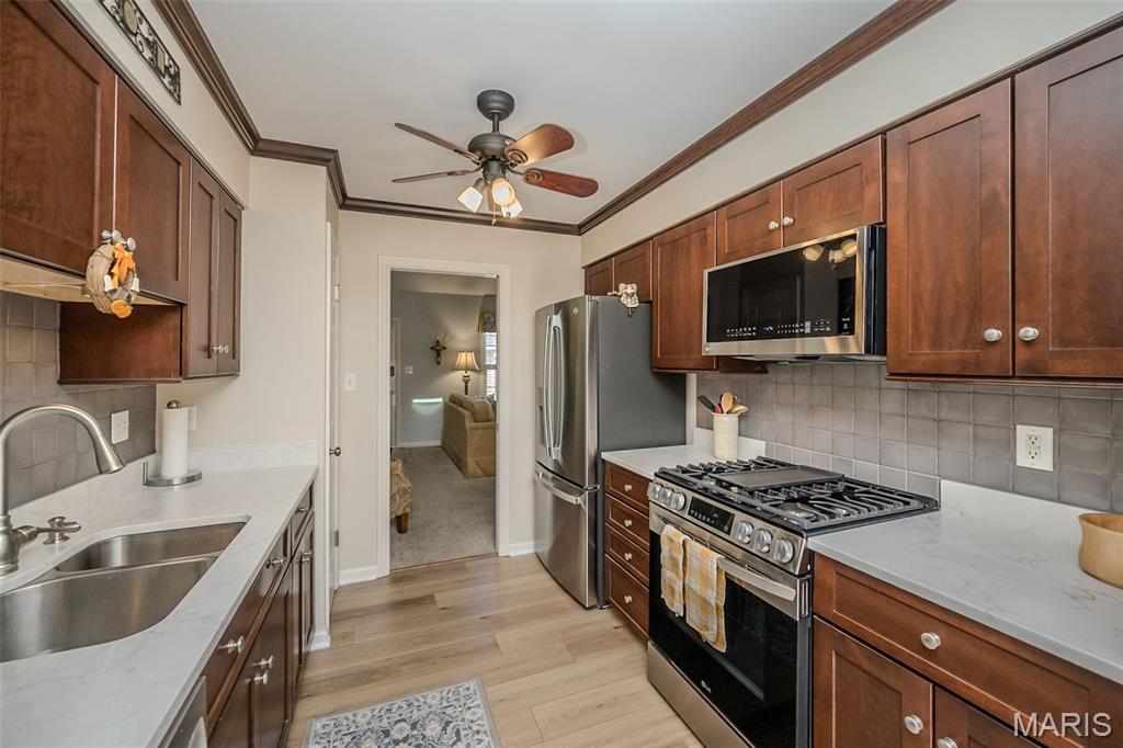 1077 Brooksgate Manor Drive Property Photo 12
