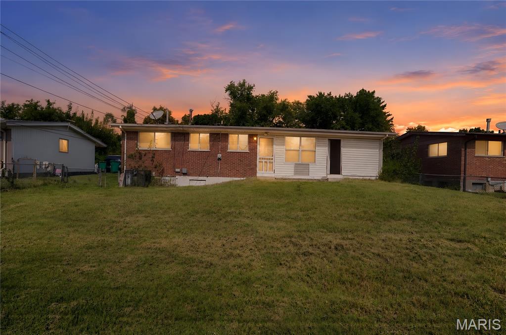 2246 Hudson Road Property Photo 1