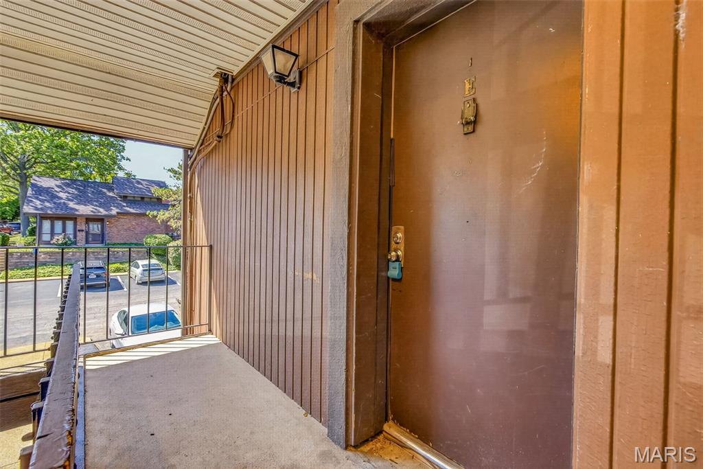 1045 Mersey Bend Drive E Property Photo 6