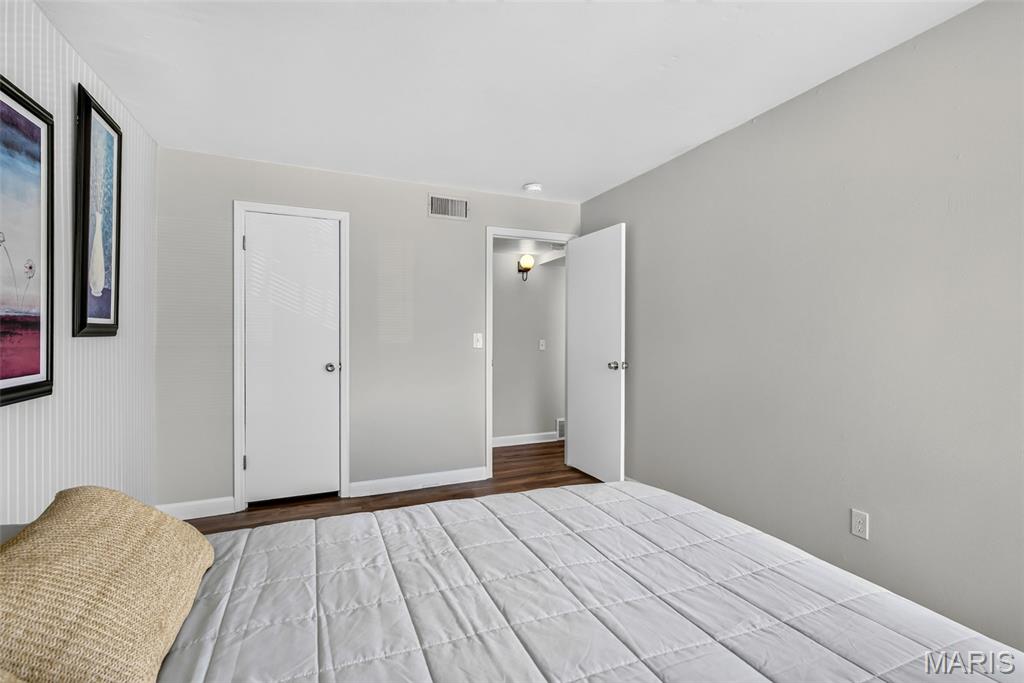 1045 Mersey Bend Drive E Property Photo 23