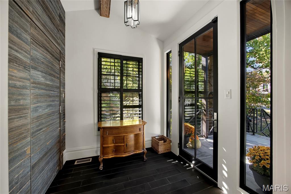 140 Linden Avenue Property Photo 3