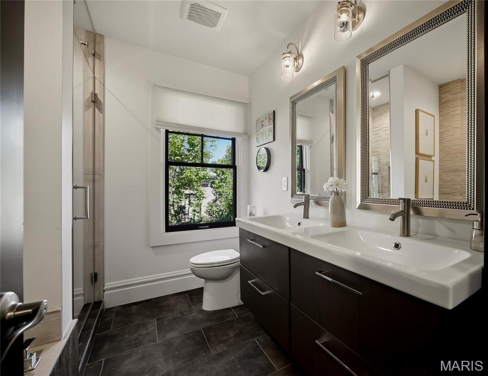 140 Linden Avenue Property Photo 39
