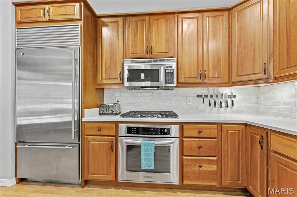405 Charlemagne Drive Property Photo 11