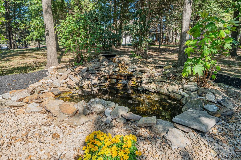 405 Charlemagne Drive Property Photo 46