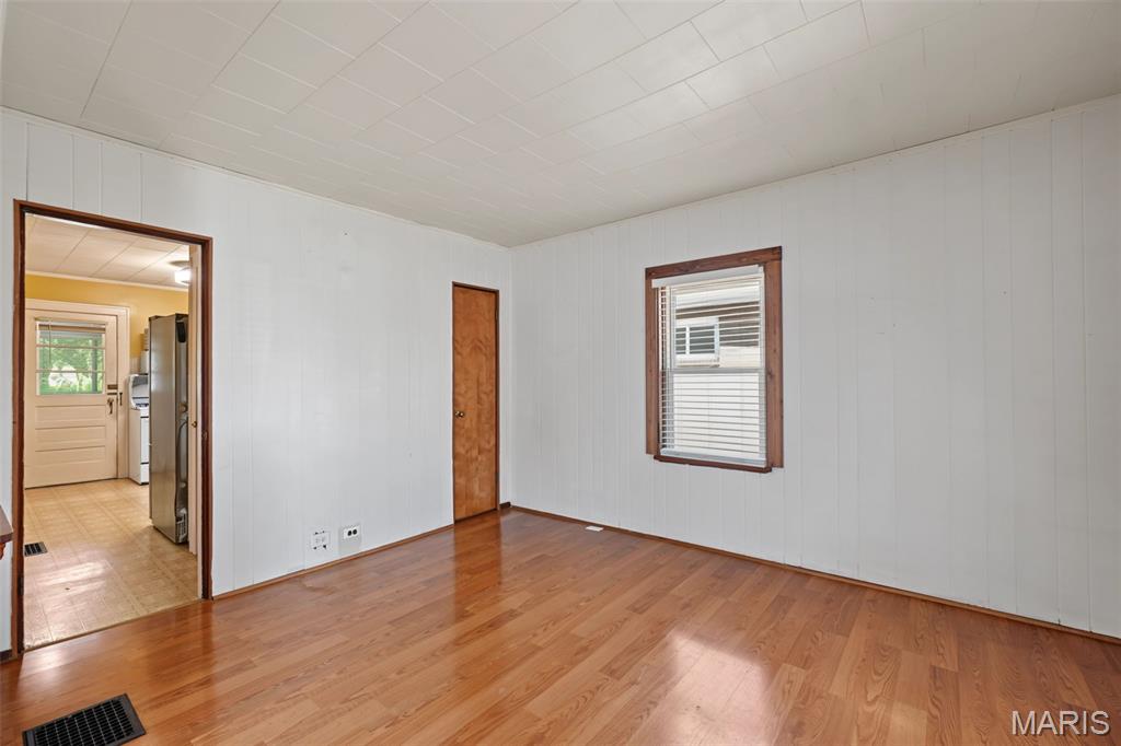 3517 Dix Avenue Property Photo 7