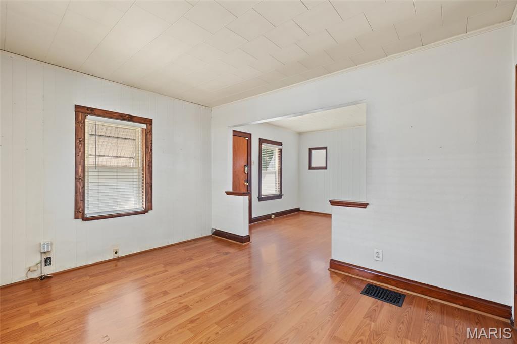 3517 Dix Avenue Property Photo 8
