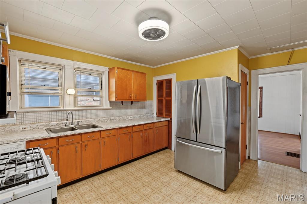 3517 Dix Avenue Property Photo 10