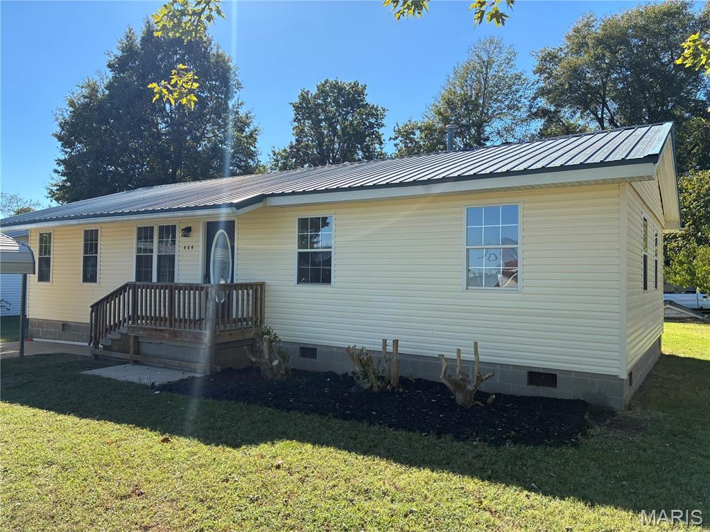 909 E. Almar Property Photo 3