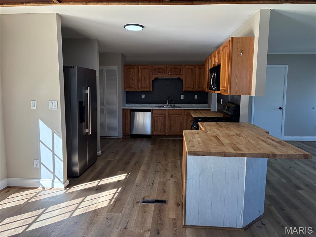 909 E. Almar Property Photo 18