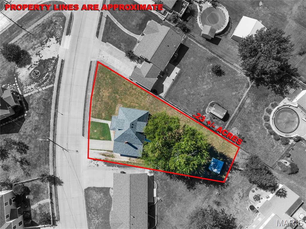 516 E Ste Maries Property Photo 3