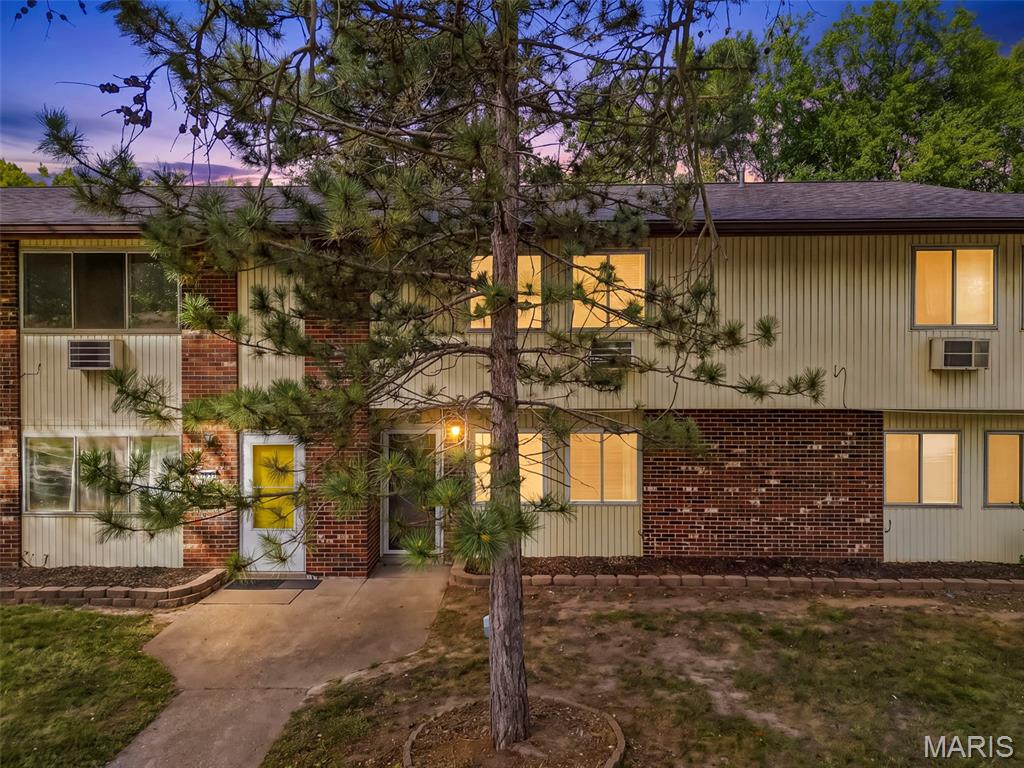 7639 Hazelcrest Drive Property Photo 1