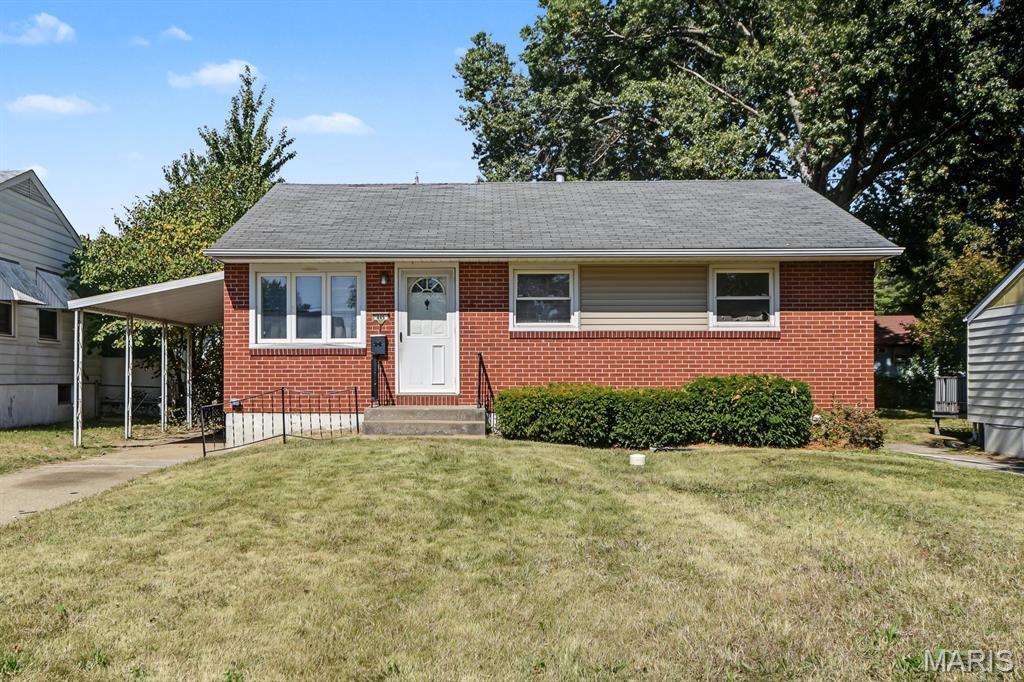 445 Shepley Drive Property Photo 1