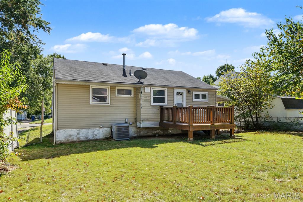 445 Shepley Drive Property Photo 6