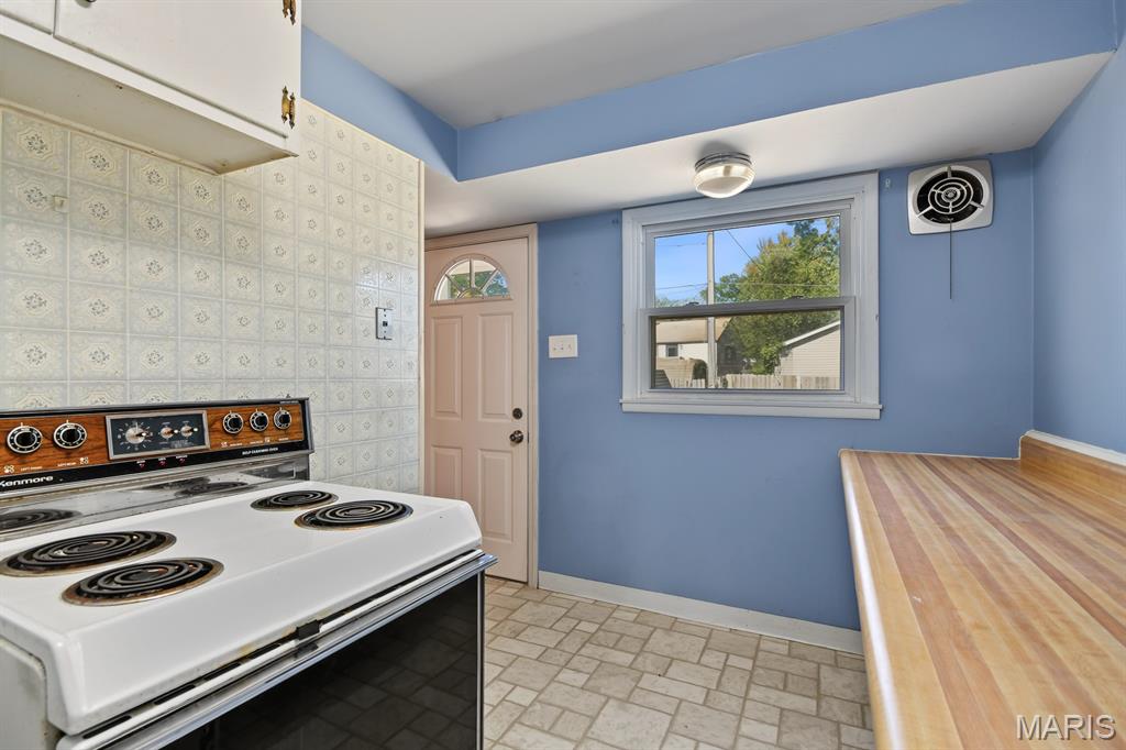445 Shepley Drive Property Photo 9