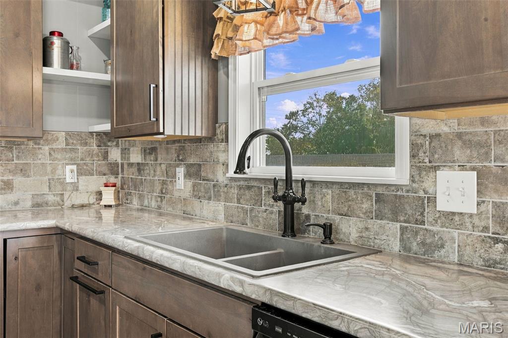 526 Luechtefeld Farm Drive Property Photo 18