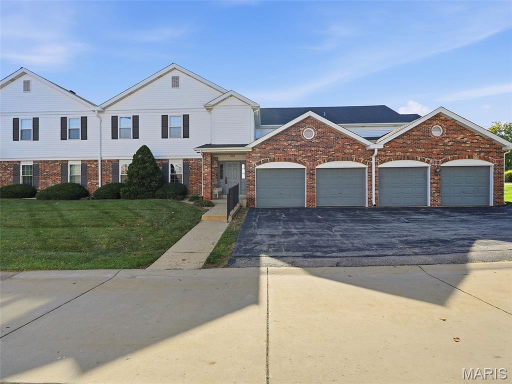 4308 Sunridge Drive B Property Photo 1