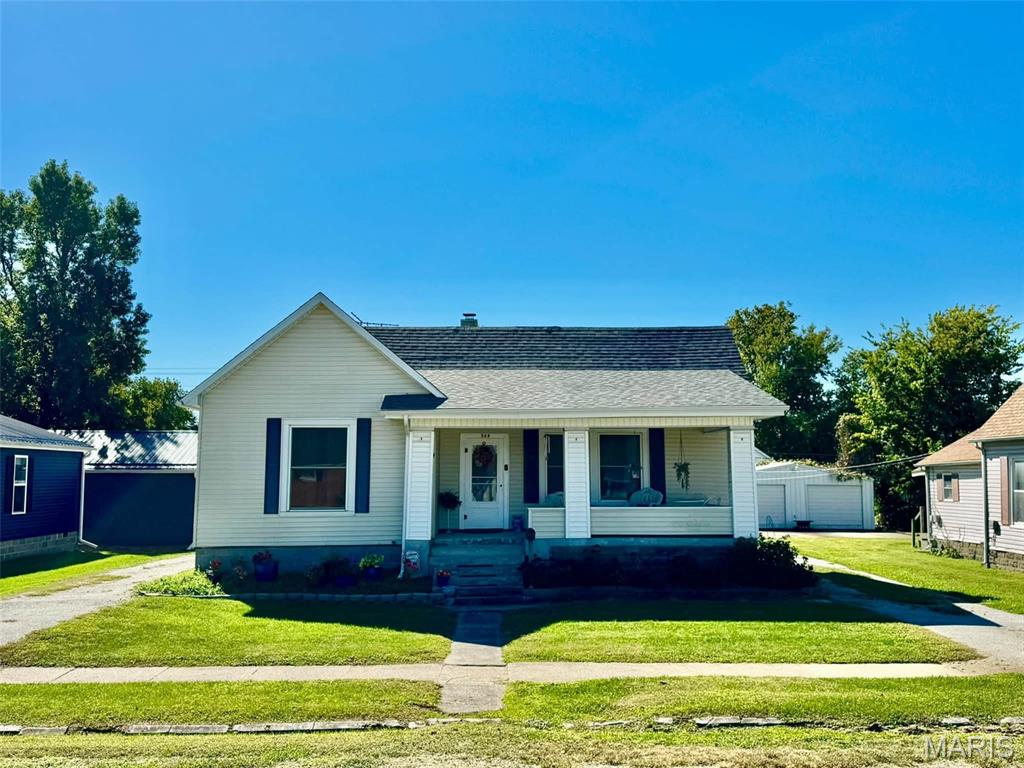 209 E Walnut Property Photo 1
