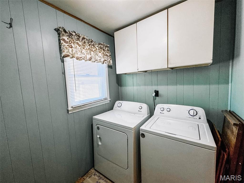 209 E Walnut Property Photo 16