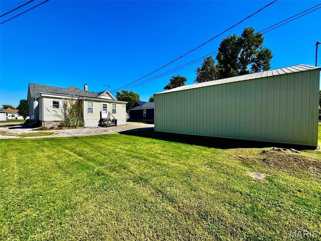 209 E Walnut Property Photo 21