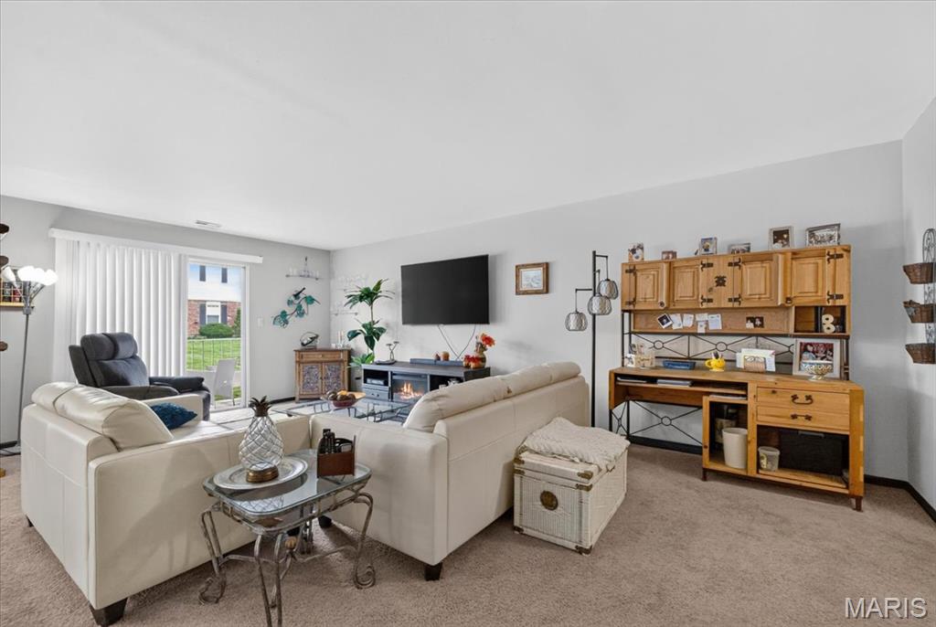 4309 Sunridge Drive E Property Photo 2