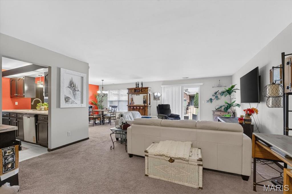 4309 Sunridge Drive E Property Photo 4