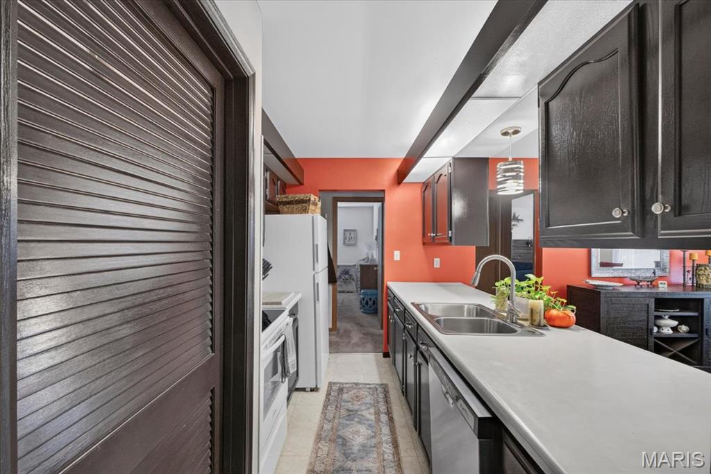 4309 Sunridge Drive E Property Photo 6
