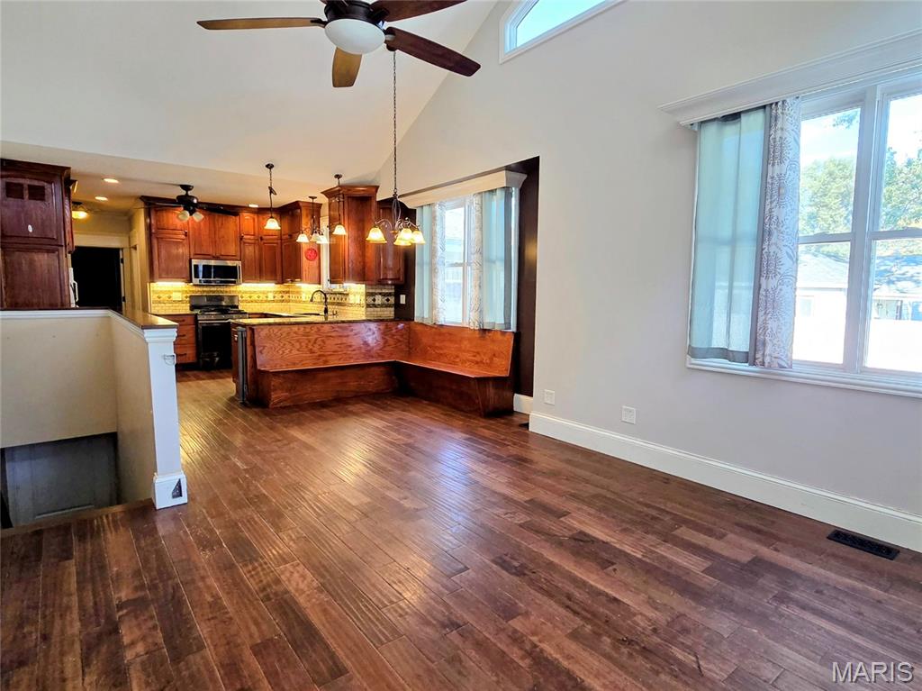 184 S Pence Street Property Photo 8