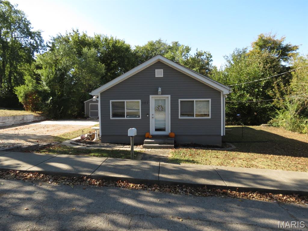 507 Adams Street Property Photo 1