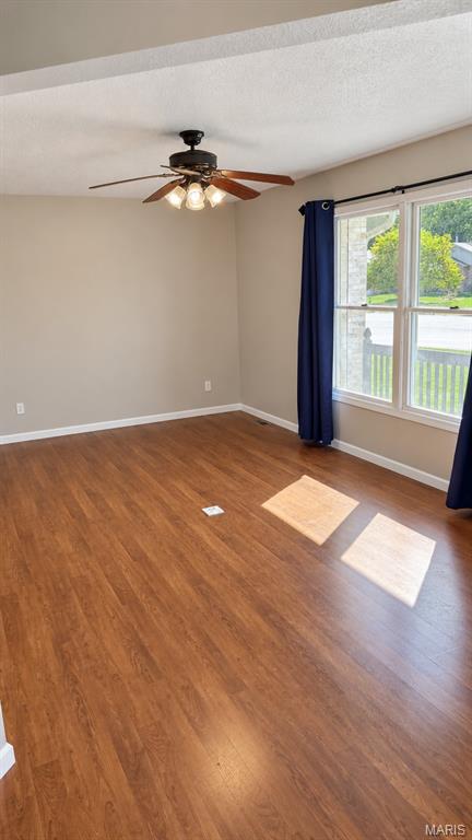 886 Whispering Hills Drive Property Photo 6