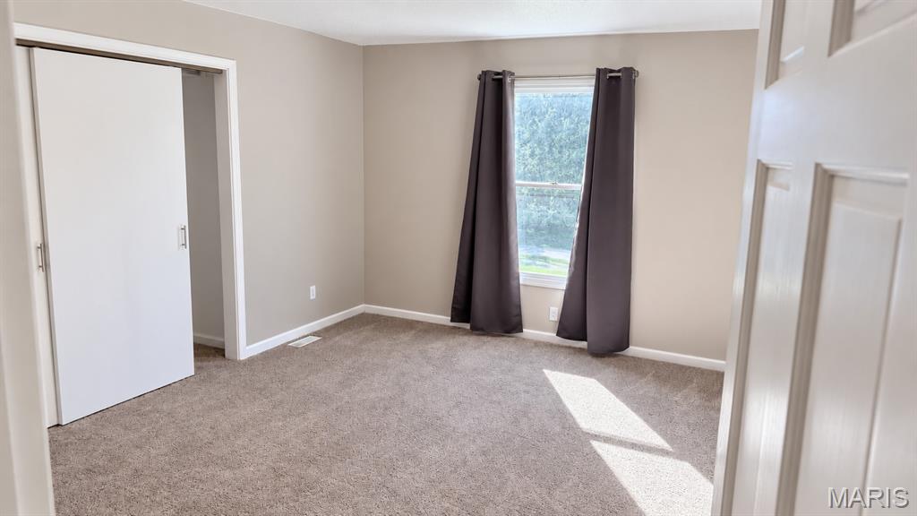 886 Whispering Hills Drive Property Photo 10